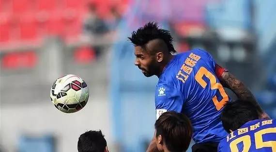  维罗纳签下巴西带刀后卫，曾效力中超引发关注  