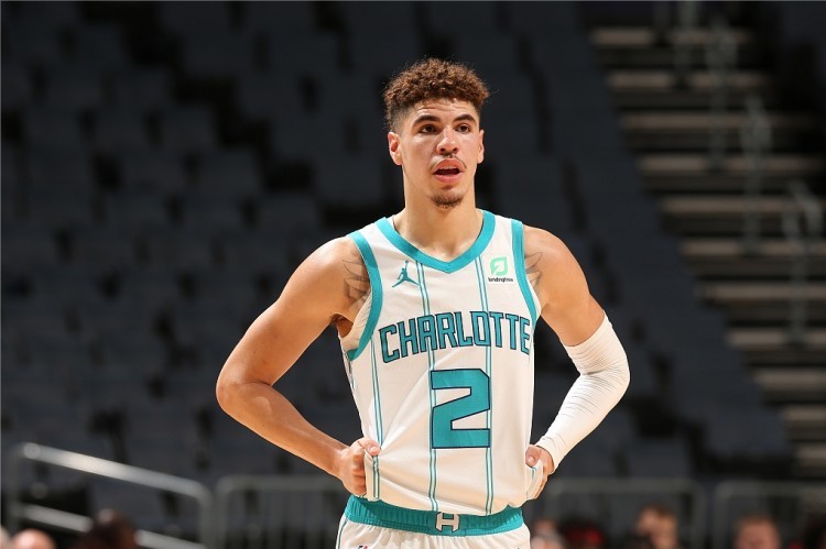  拉梅洛三分14中8，黄蜂狂胜残阵马刺41分  